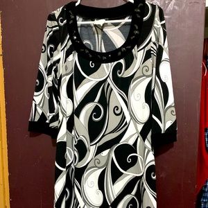 Black and white tunic by Blue Sage size xl